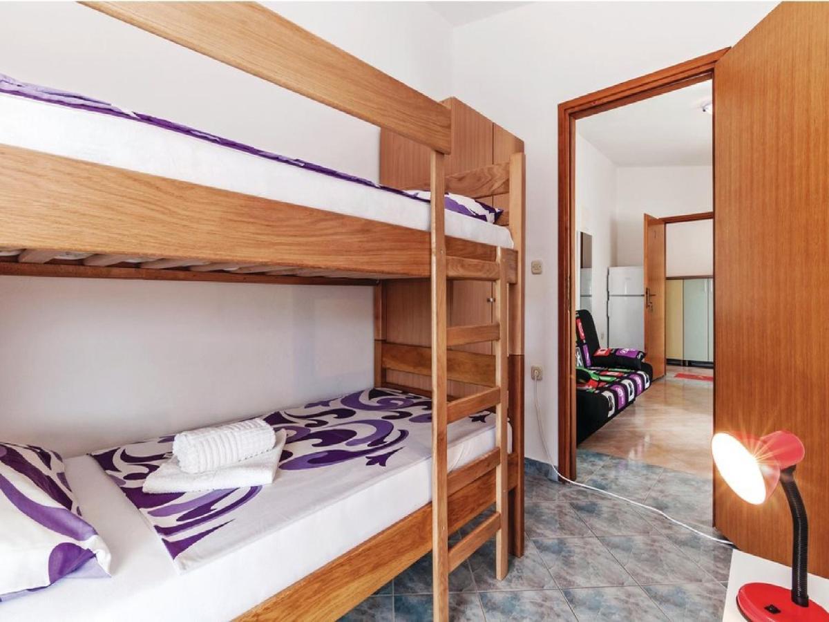 Apartments Hak Вир Екстериор снимка