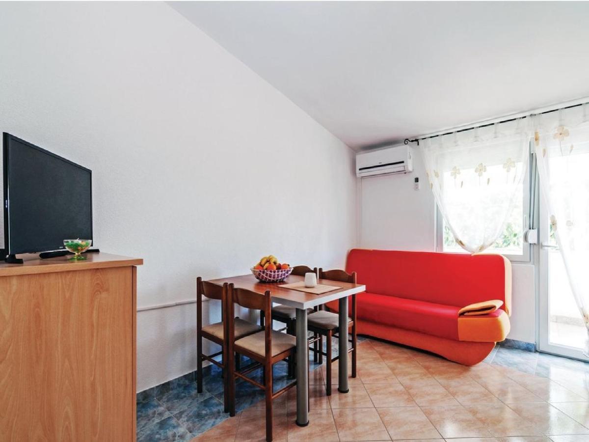 Apartments Hak Вир Екстериор снимка