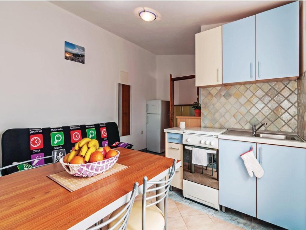 Apartments Hak Вир Екстериор снимка