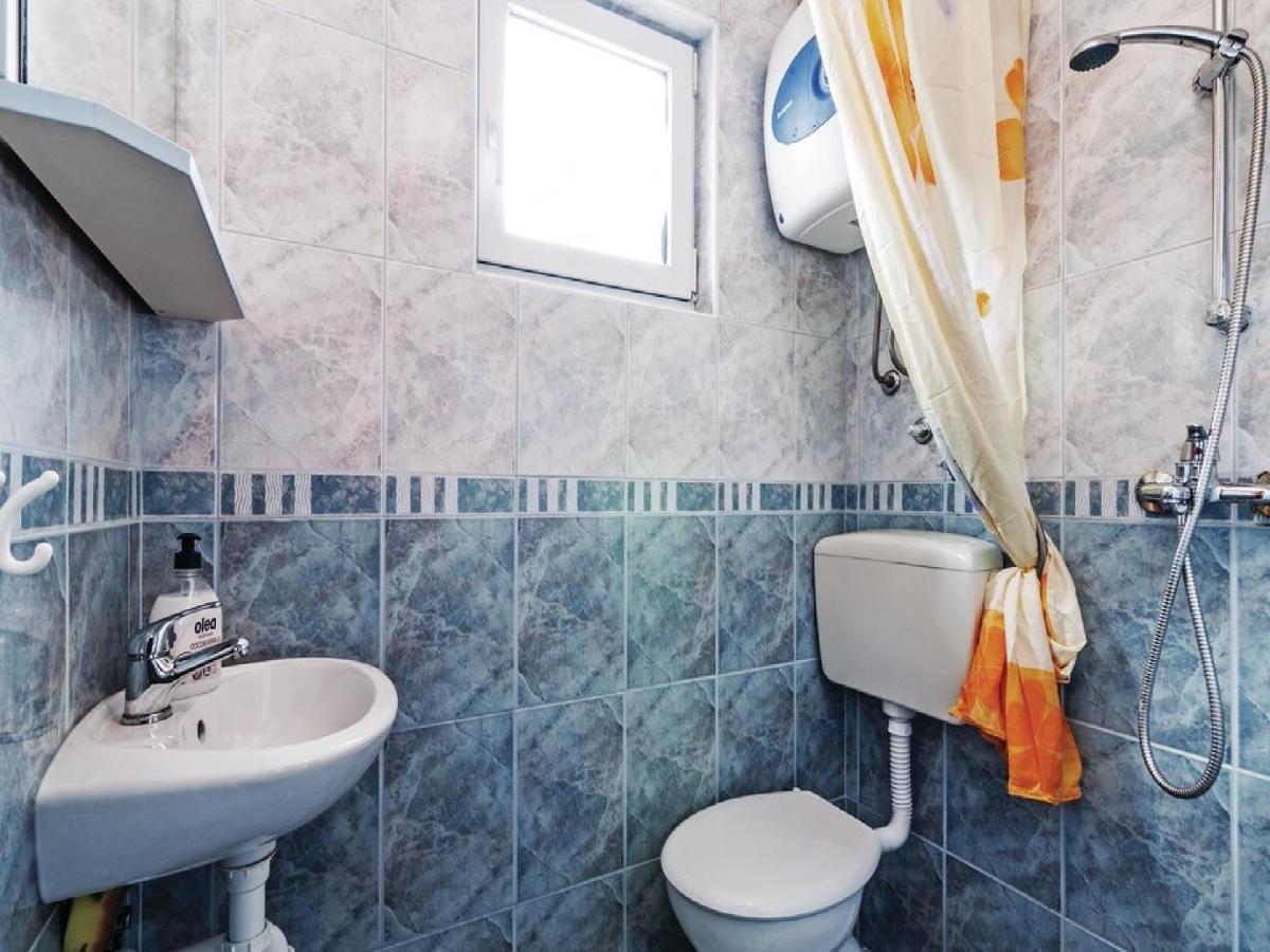 Apartments Hak Вир Екстериор снимка